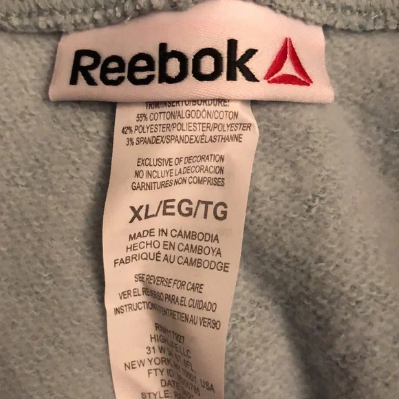 NWT Women Reebok Relaxed Shorts in XL - 2 Pockets - Grey Mist Color - Picture 7 of 9